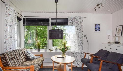 One-Bedroom Holiday Home
