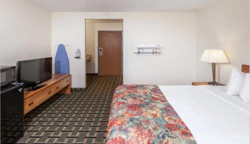 Queen Room - Disability Access