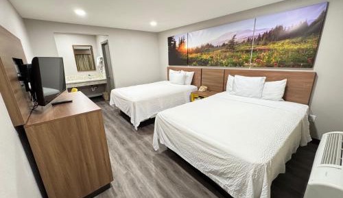 Queen Room with Two Queen Beds - Non-Smoking