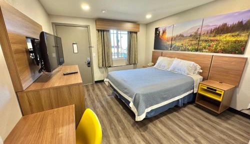 Queen Room - Disability Access/Non-Smoking