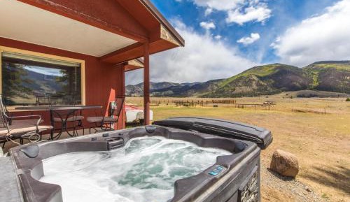 Three-Bedroom Holiday Home 