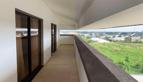 Penthouse King Apartment with City View - Non-Smoking
