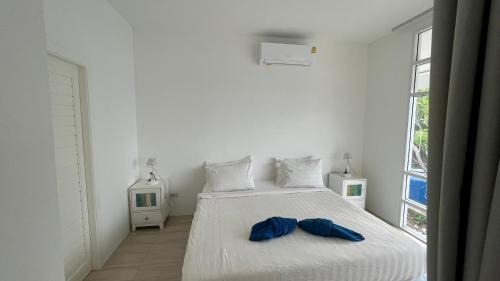 Room #25838618