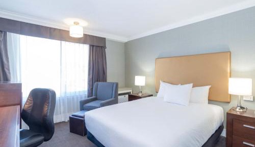 Standard Room, 1 Queen Bed