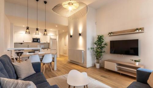 Three-Bedroom Apartment with Balcony