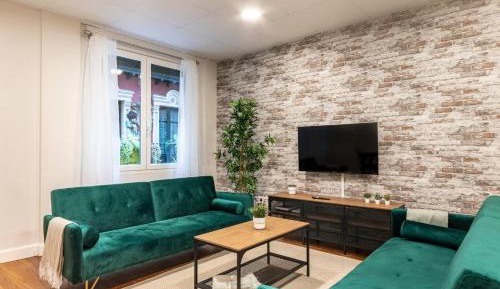 Two-Bedroom Apartment with City View