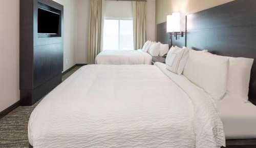 Queen Suite with Two Queen Beds and City View