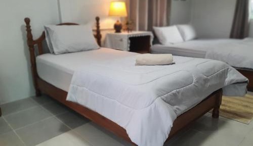 Deluxe Double Room (2 Adults + 1 Child)