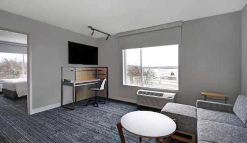 One-Bedroom Queen Suite with Sofa Bed