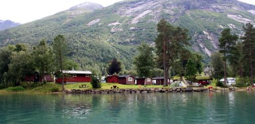 Cottage (5 Adults)