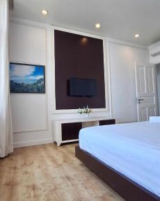Three-Bedroom Apartment with Sea View