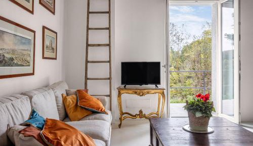 Two-Bedroom Deluxe Apartment