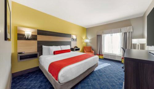 King Room with Roll-in Shower - Disability Access/Non-Smoking