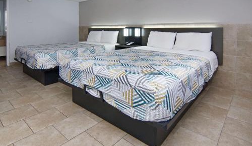 Queen Room with Two Queen Beds - Non-Smoking