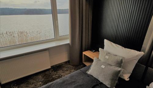 Apartment with Lake View