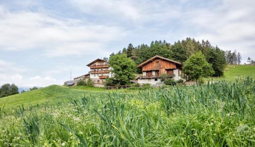 Two-Bedroom Apartment with Mountain View
