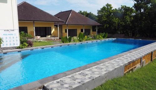 Deluxe Double or Twin Room with Pool View