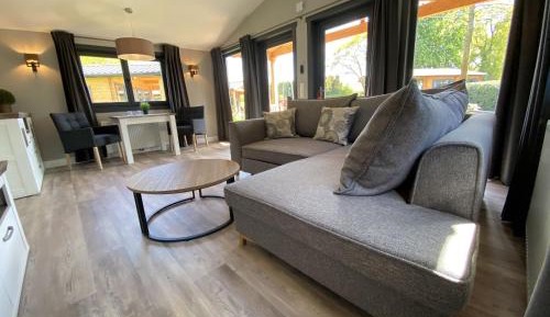 Bungalow with Patio