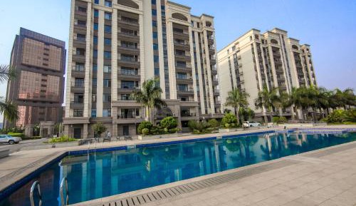 Apartment with Pool View 