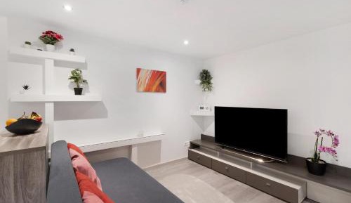 Superior One-Bedroom Apartment