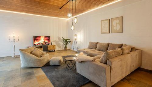 Three-Bedroom Deluxe Apartment