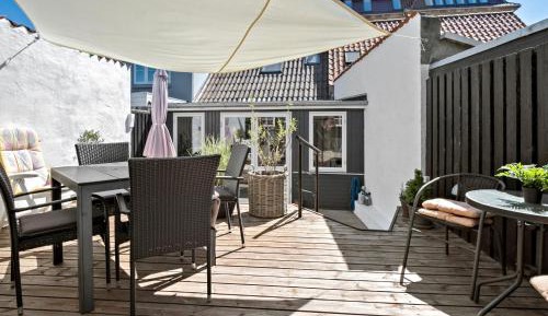 One-Bedroom Holiday Home