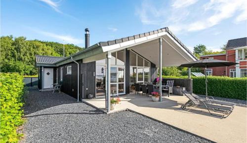 Three-Bedroom Holiday Home 
