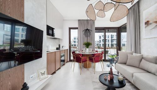 Deluxe Two-Bedroom Apartment with terrace and marina view