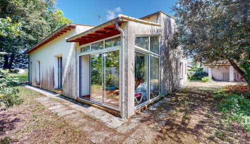 Three-Bedroom Holiday Home 