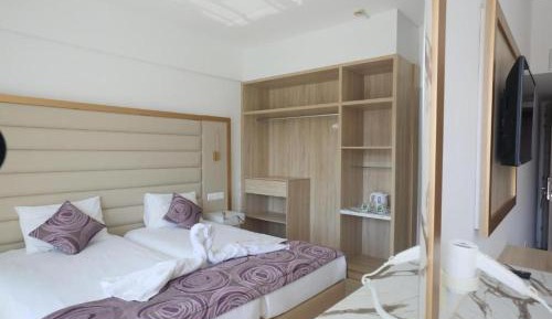 Double or Twin Room with Side Sea View