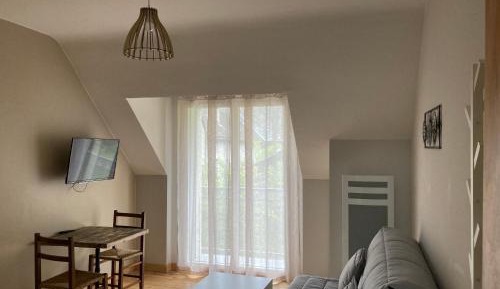 Apartment with Mountain View