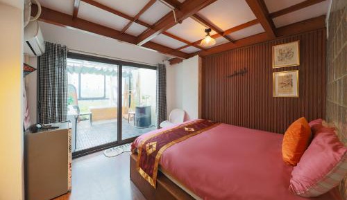 Studio with Balcony