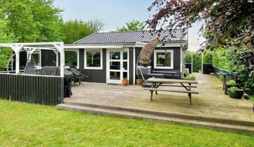 Three-Bedroom Holiday Home 