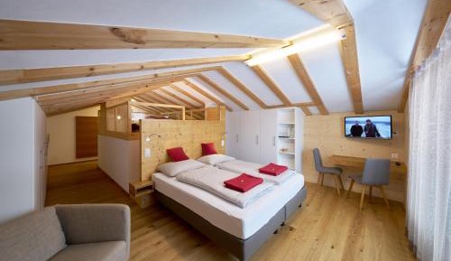 Deluxe Family Suite