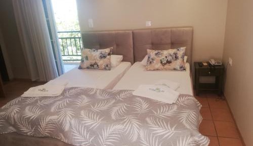 Studio (3 Adults)