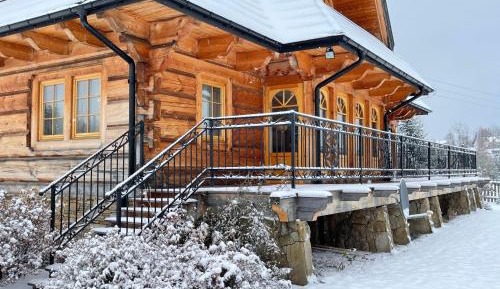 Villa with Mountain View