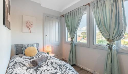 Single Room with Shared Bathroom