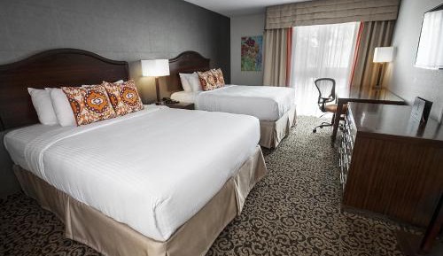 Queen Room with Two Queen Beds and Courtyard View