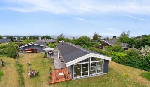 Four-Bedroom Holiday Home