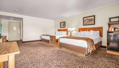Queen Room with Two Queen Beds, Mobility Access and Roll-In shower, Non-Smoking