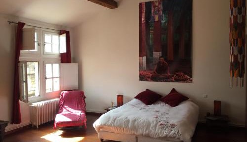 Deluxe Room (2 Adults + 1 Child)