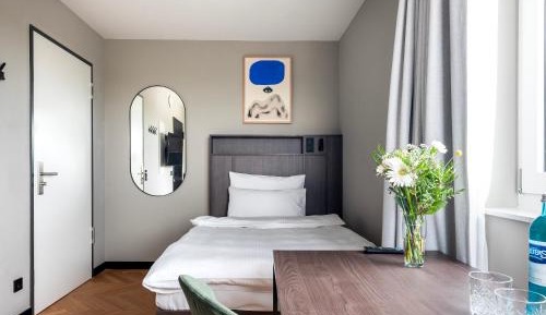 Medium Studio with Kitchenette - Single Bed