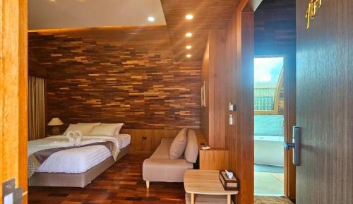 Suite with River View