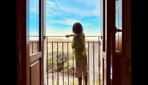 Double or Twin Room with Mountain View