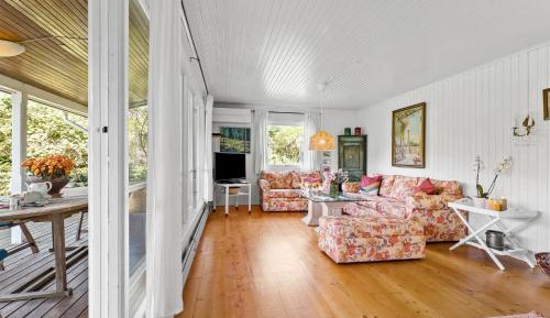 Four-Bedroom Holiday Home