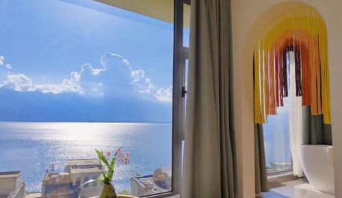 King Room with Lake View