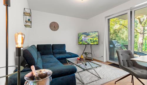 Deluxe Two-Bedroom Apartment with Garden View