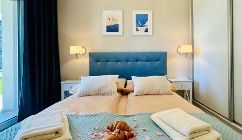 Deluxe One-Bedroom Apartment with Garden View