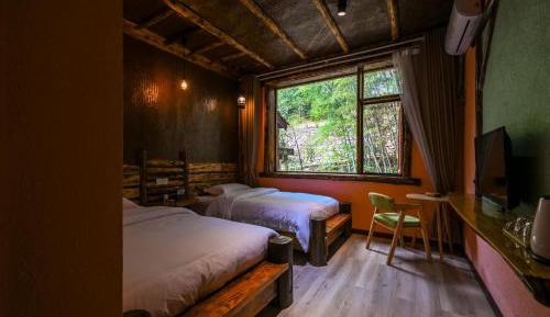 Double or Twin Room with Shower