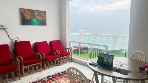 Deluxe Double Room with Side Sea View
